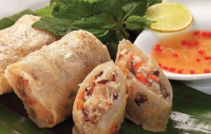 Hai Phong delicious restaurant - Nga square crab spring rolls