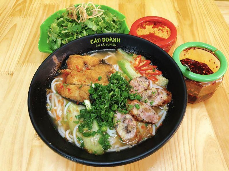 Delicious restaurant in Hai Phong – Cau Doanh Spicy Fish Noodle